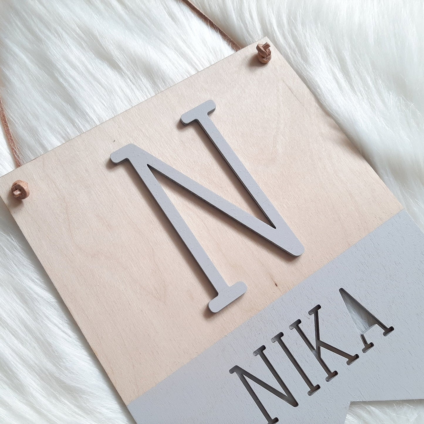 Wimpel Namensschild mit Initialen - Buntes Holz Schild mit Namen - Personalisierter Banner - Fahne für Kinderzimmer Holzwimpel Baby Geschenk