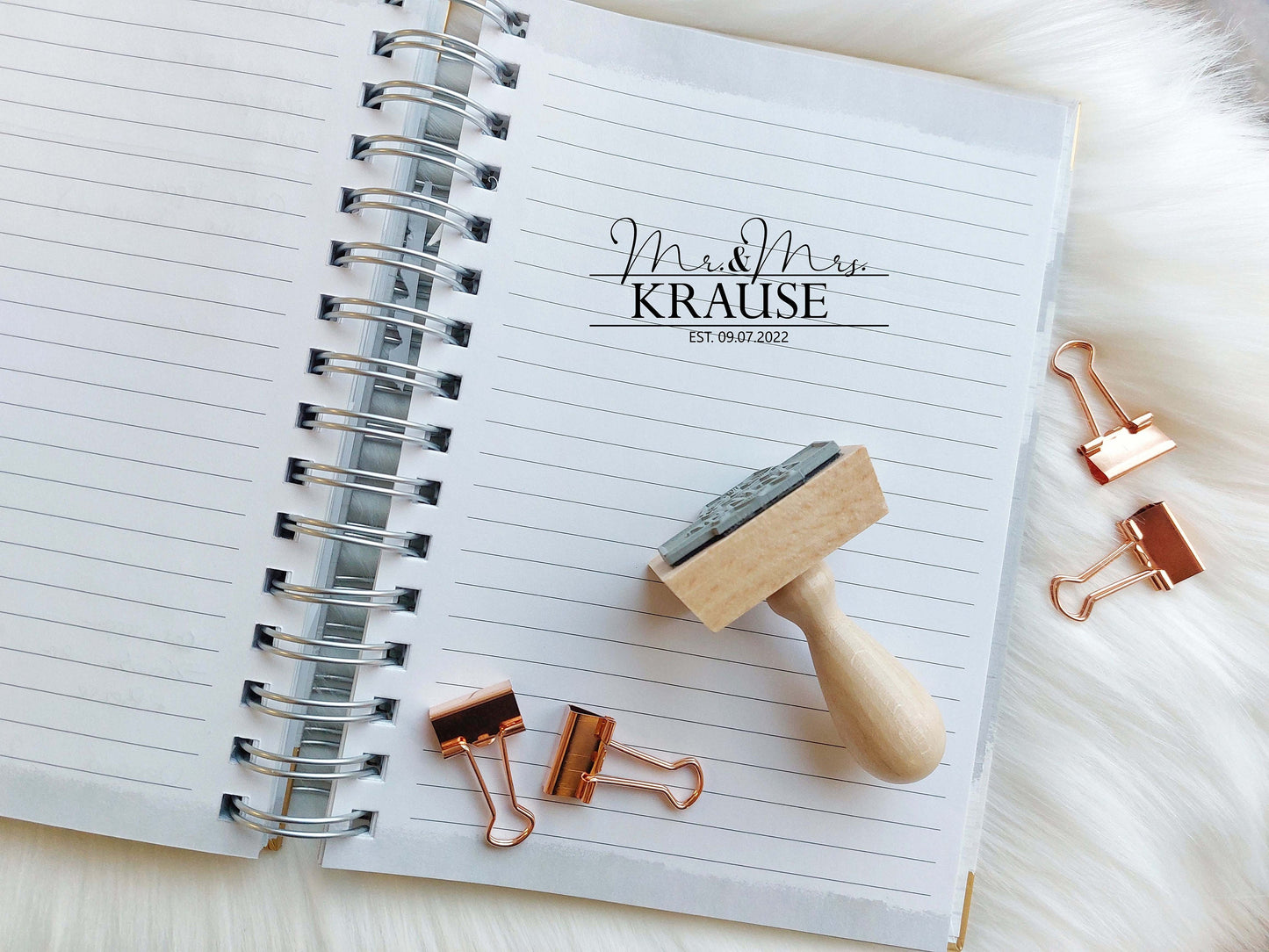 Mr&Mrs Stempel - Geschwungen | Nachname mit EST. | Hochzeitstempel personalisiert | save the date | Stempel Rechteckig 70x40/60x30/50x25mm