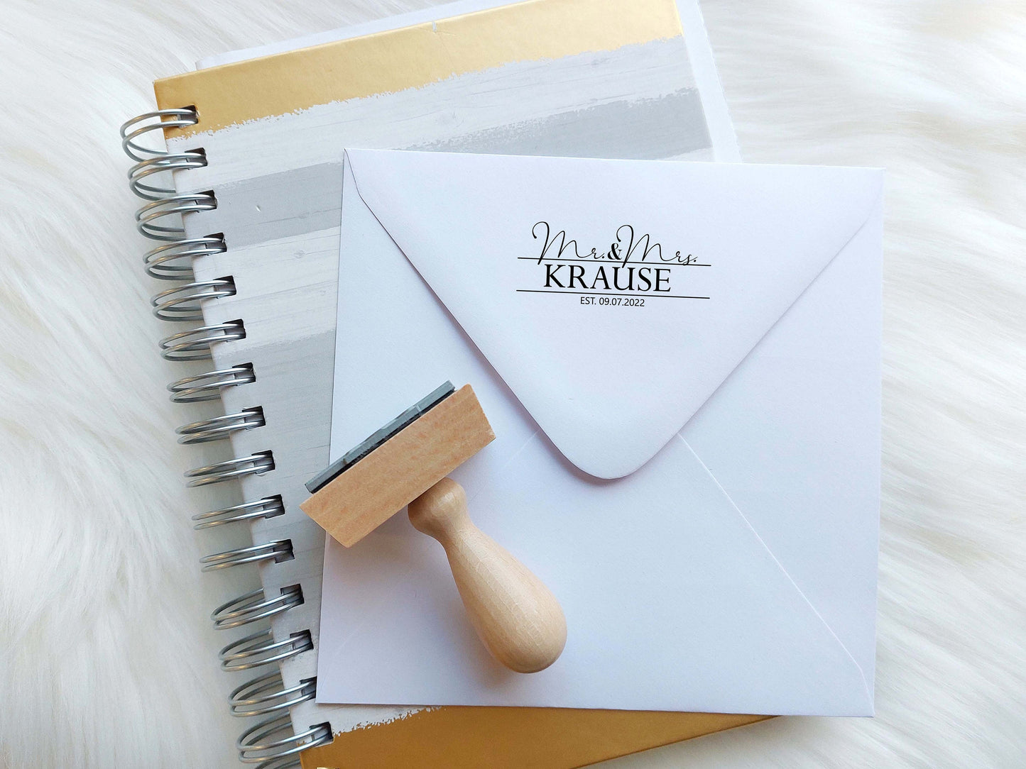 Mr&Mrs Stempel - Geschwungen | Nachname mit EST. | Hochzeitstempel personalisiert | save the date | Stempel Rechteckig 70x40/60x30/50x25mm