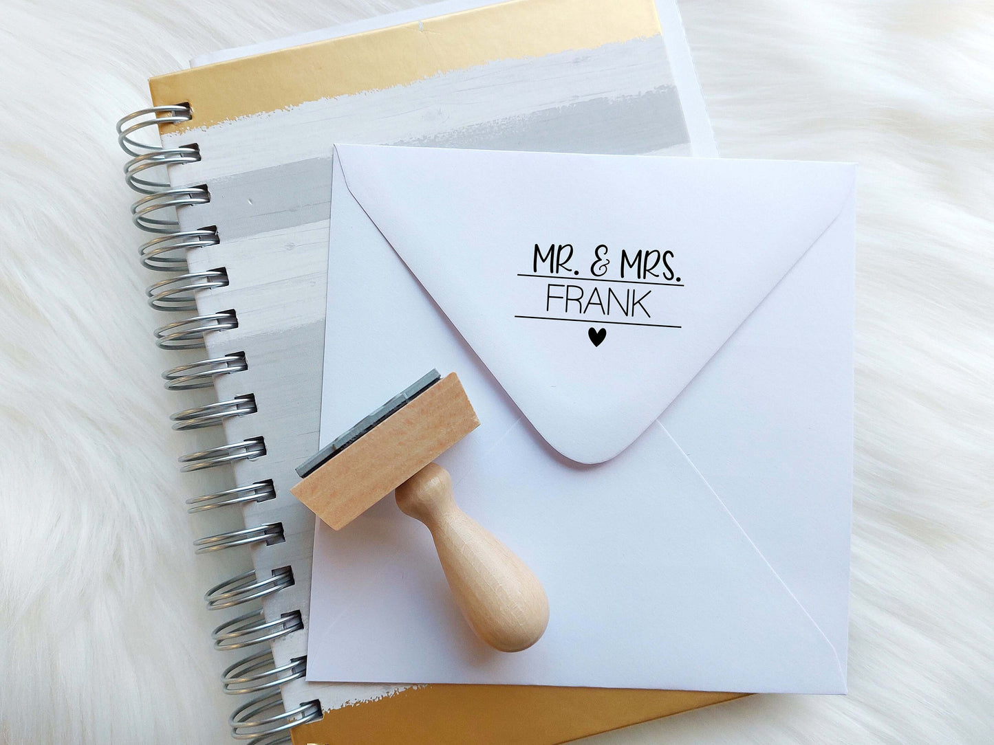 Mr&Mrs Stempel - Letter | Nachname mit Herz | Hochzeitstempel personalisiert | save the date | Stempel Rechteckig 70x40/60x30/50x25mm