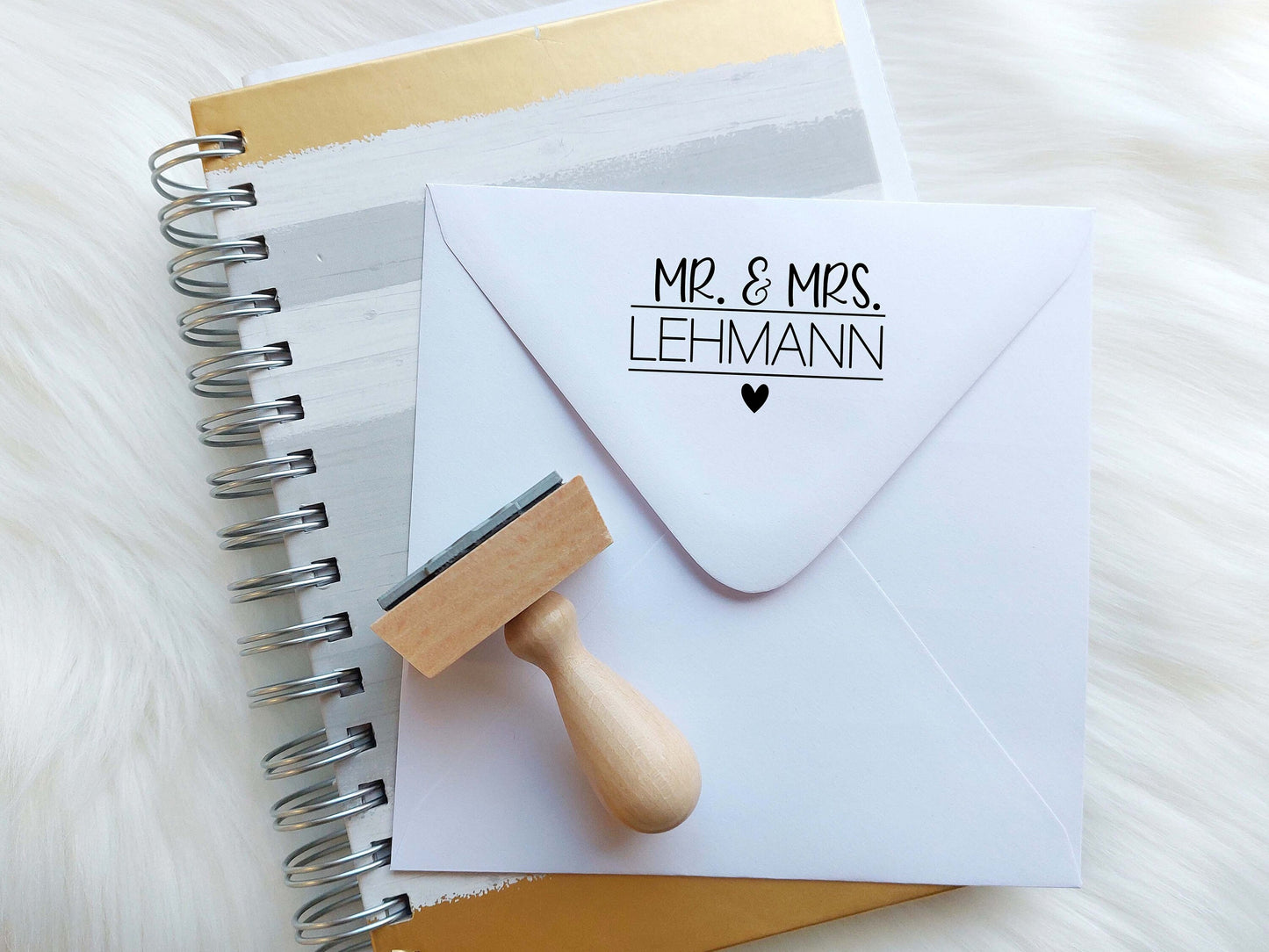 Mr&Mrs Stempel - Letter | Nachname mit Herz | Hochzeitstempel personalisiert | save the date | Stempel Rechteckig 70x40/60x30/50x25mm