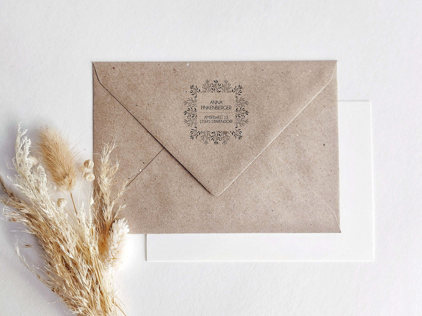 Adressstempel - Finkenberger | Blätterrahmen personalisierter Familienstempel | Holzstempel mit Wunschadresse | Stempel Quadratisch 45x45mm