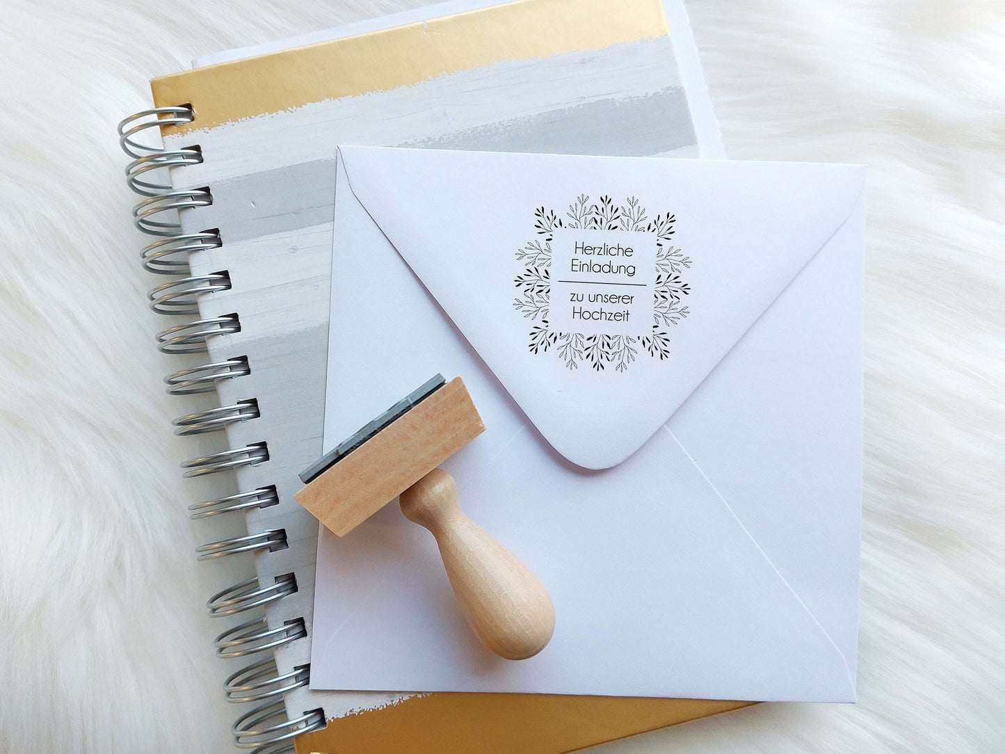 Adressstempel - Finkenberger | Blätterrahmen personalisierter Familienstempel | Holzstempel mit Wunschadresse | Stempel Quadratisch 45x45mm