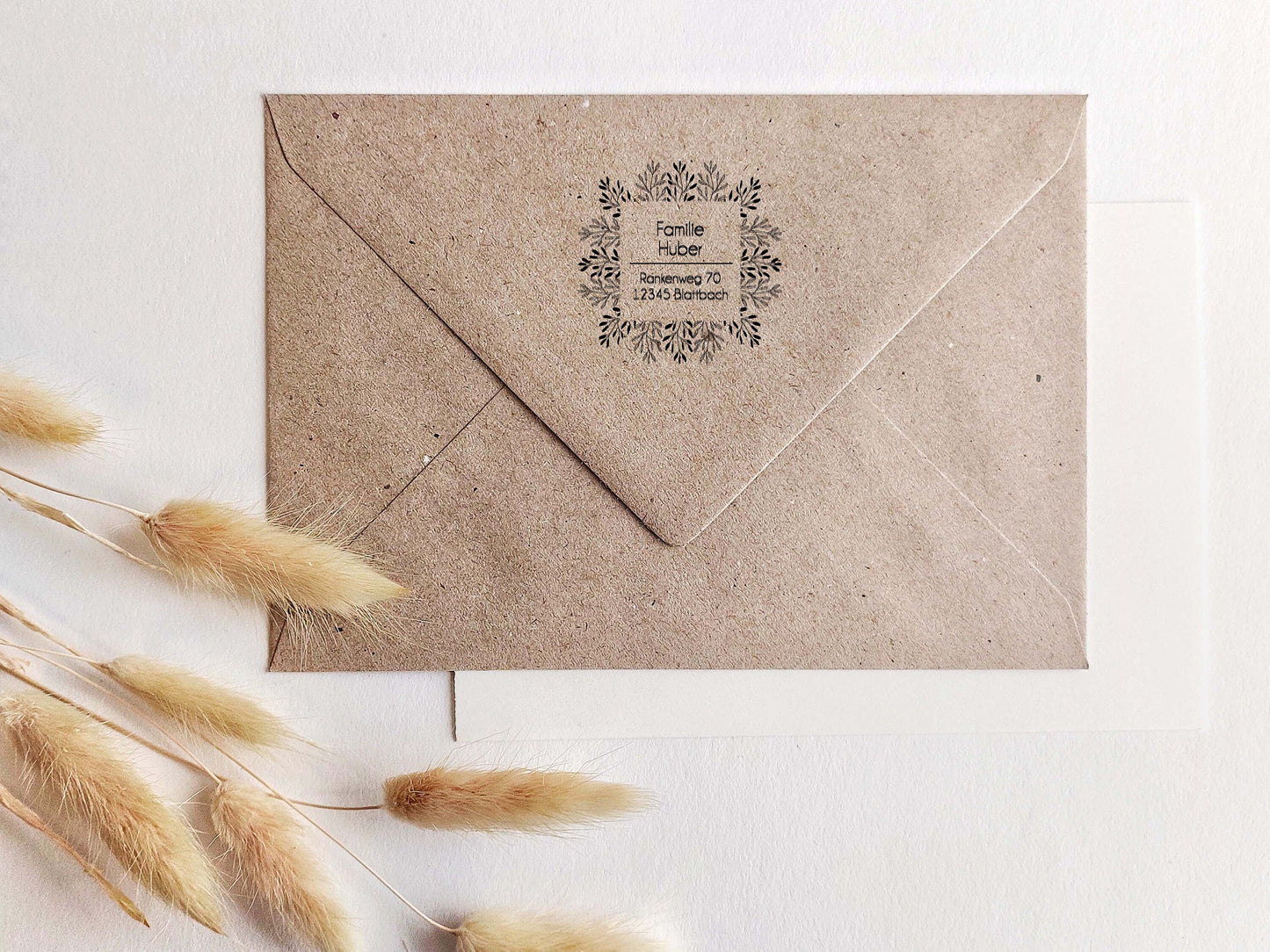 Adressstempel - Finkenberger | Blätterrahmen personalisierter Familienstempel | Holzstempel mit Wunschadresse | Stempel Quadratisch 45x45mm
