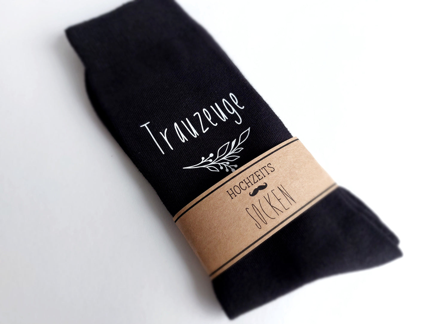 Gentleman Hochzeitssocken mit Motiv | Bräutigam / Trauzeuge | Hochzeit Getting Ready | Herren Socken für Anzug | Schnurrbar Fliege Zweig