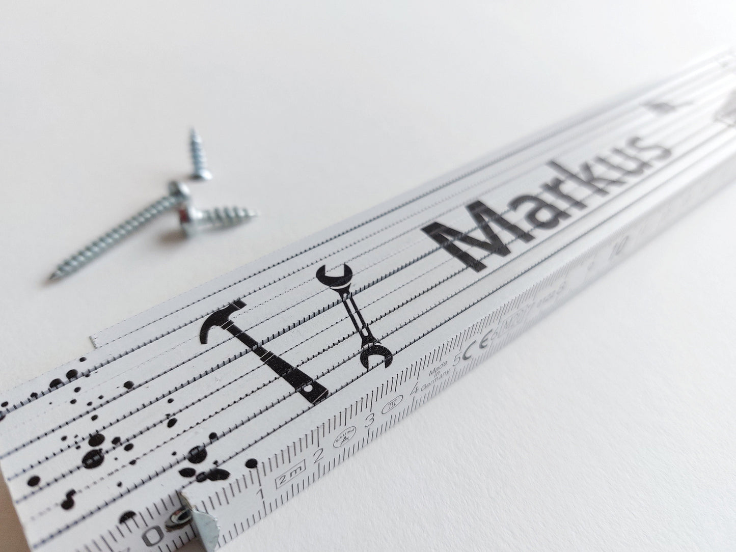 Werkzeug Meterstab mit Namen - 10 vers. Schrift Designs Meterstab mit Wunsch-Namen Zollstock personalisiert Name Handwerker Werkzeug Symbol - SelfmadeStudio