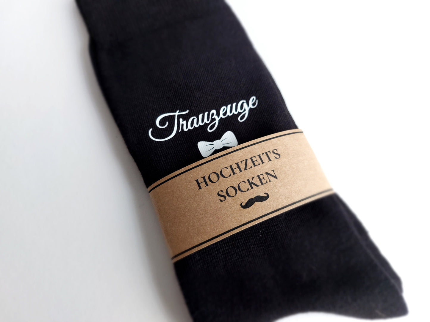 Gentleman Hochzeitssocken mit Motiv | Bräutigam / Trauzeuge | Hochzeit Getting Ready | Herren Socken für Anzug | Schnurrbar Fliege Zweig