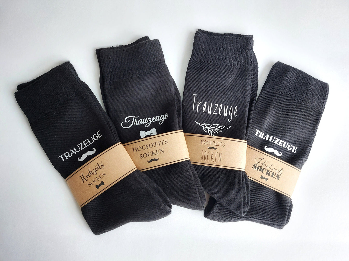 Gentleman Hochzeitssocken mit Motiv | Bräutigam / Trauzeuge | Hochzeit Getting Ready | Herren Socken für Anzug | Schnurrbar Fliege Zweig