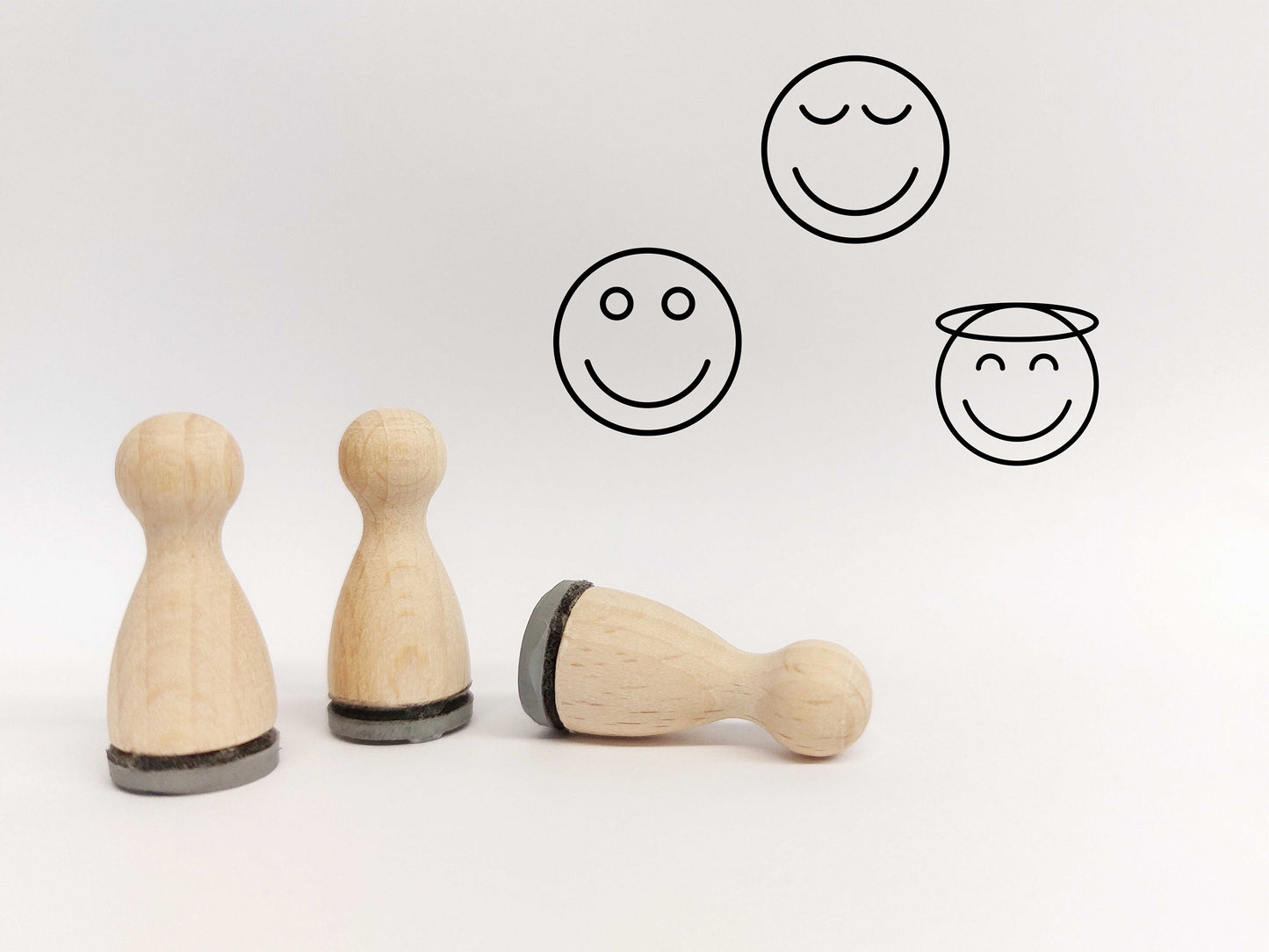 Ministempelset Smiley Zufrieden | 3 Stempel mit 12mm Durchmesser | Holzstempel Emoji Lachen Engel Stempel Klassenarbeiten Stempel für Lehrer