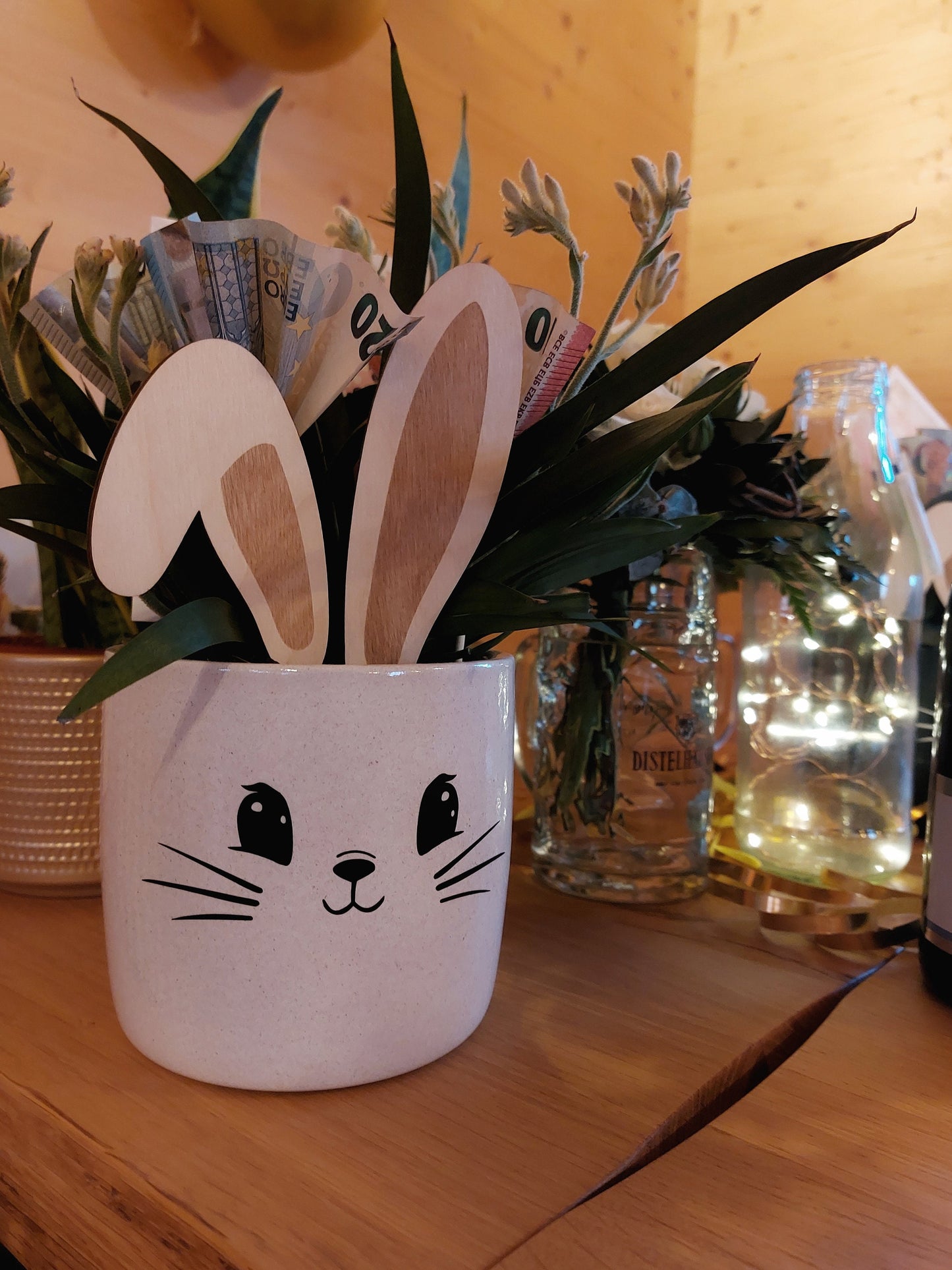 Keramik Blumentopf Osterhase | Ostern Blumentopf Geschenk im Hasen Look | Ideal als Geschenk zu Ostern | 13cm | weiß meliert, schwarz matt