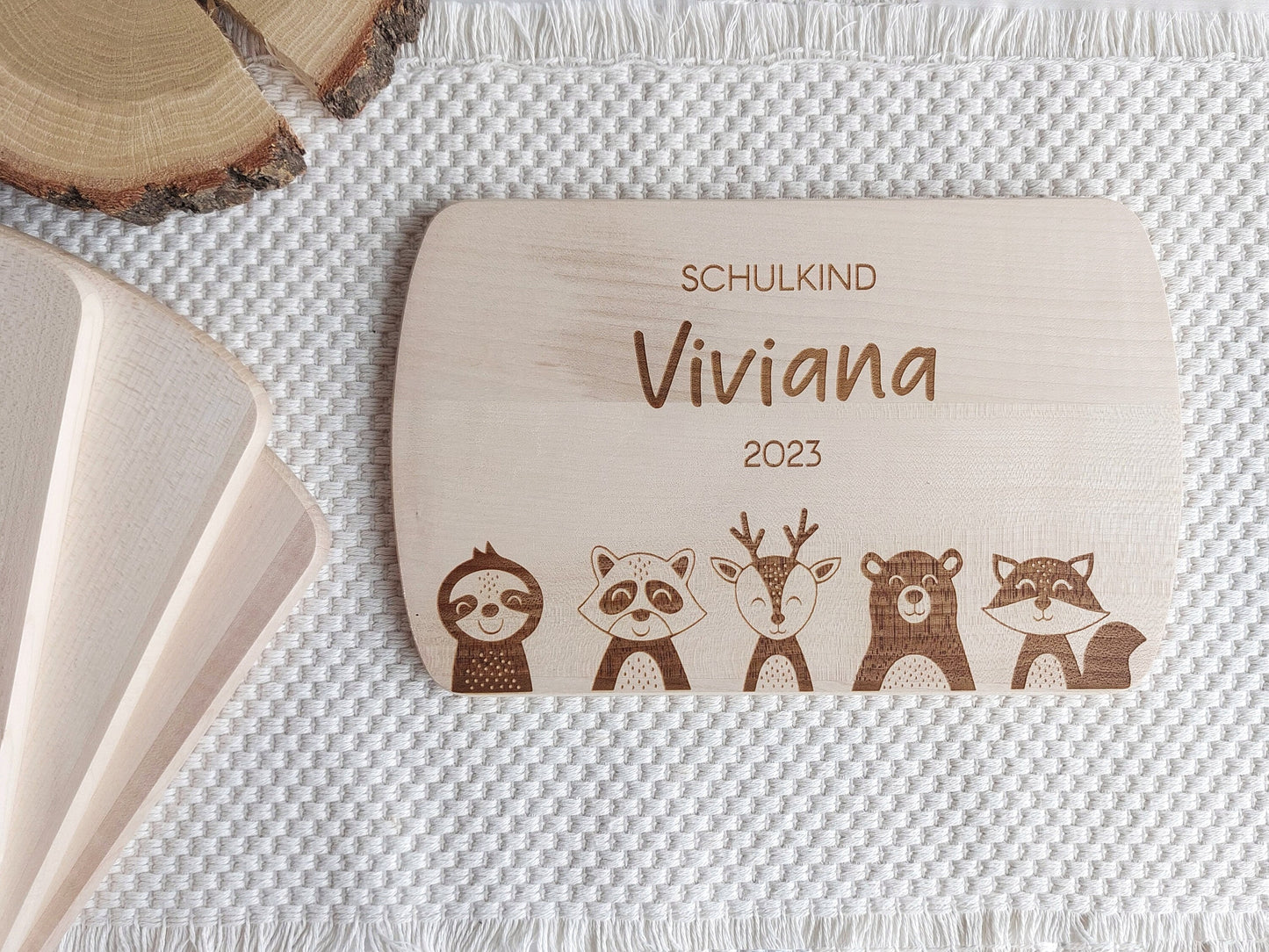 Schuldkind Frühstücksbrettchen | 4 Tiermotive | Schulkind mit Name & Schuljahr Ahorn Kindergartenkind, personalisiertes Schneidebrett Essen