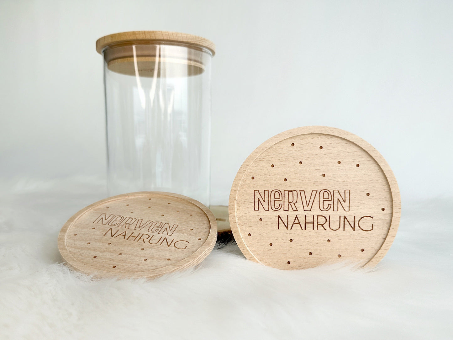 Vorratsglas mit Gravur "Nerven Nahrung" | Holzdeckel aus Buche | Gravur mit Punkten - SelfmadeStudio