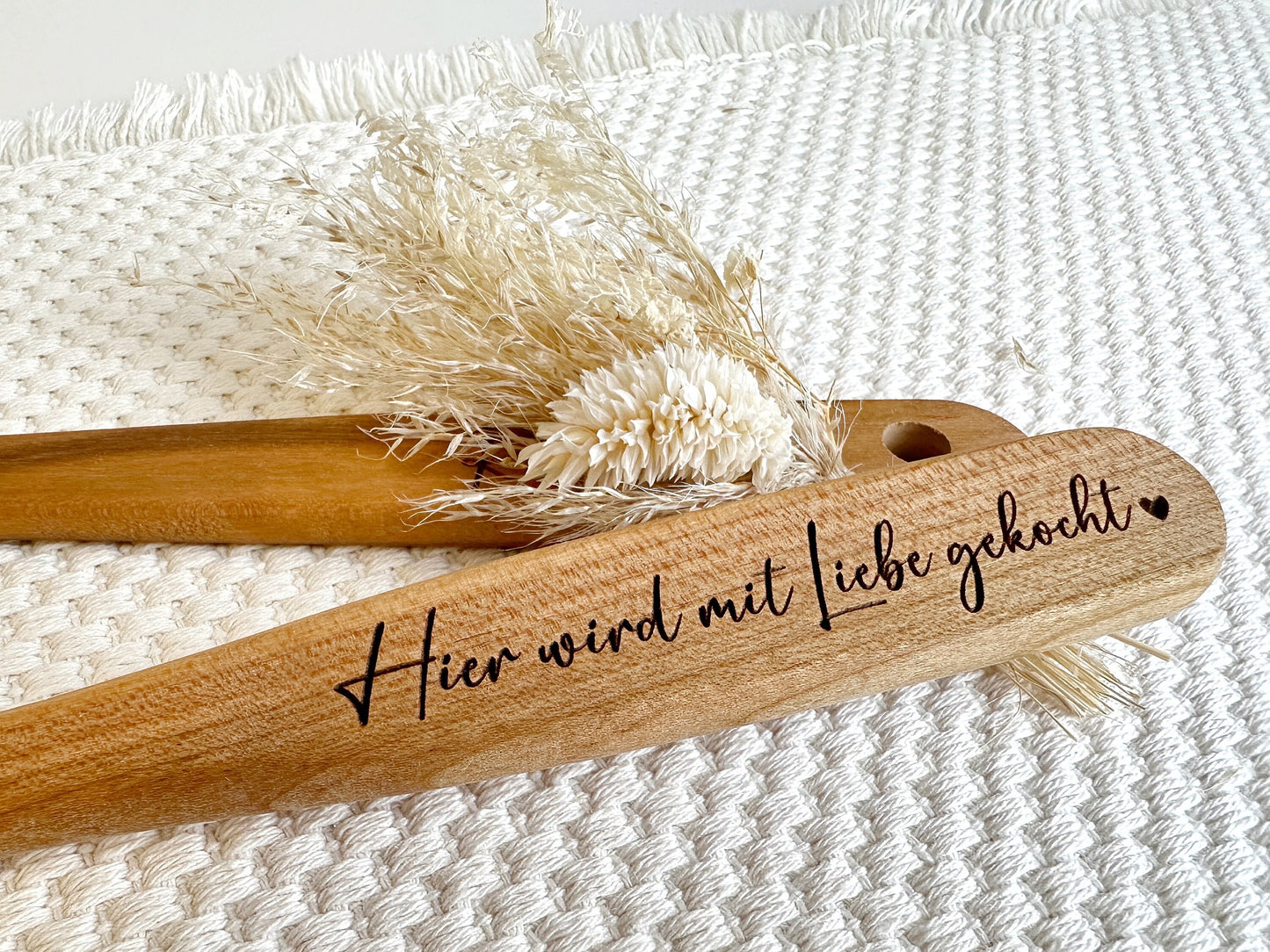 Küchenutensilien 30cm aus Holz mit schönem Spruch Pfannenwender/ Grillzange / Risotto Löffel / Kochlöffel oval | Vatertag Muttertag Oma Opa