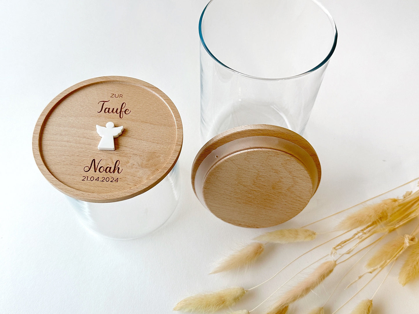 Vorratsglas mit Holzdeckel "Zur Taufe" / "Zur Kommunion" mit Wunschname + Datum und 3D-Symbol Holzdeckel aus Buchenholz | Keksdose Geschenk