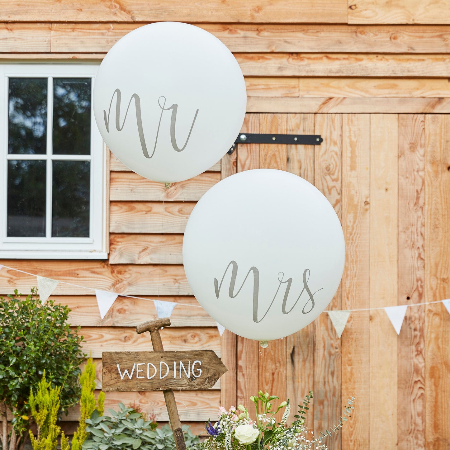XXL Luftballons Mr & Mrs | 2 Hochzeitsballons 1x Mr and 1x Mrs | Jumbo/Riesiger weißer Ballon | Hochzeitsdeko 36 Zoll / 91cm Helium Ballon - SelfmadeStudio