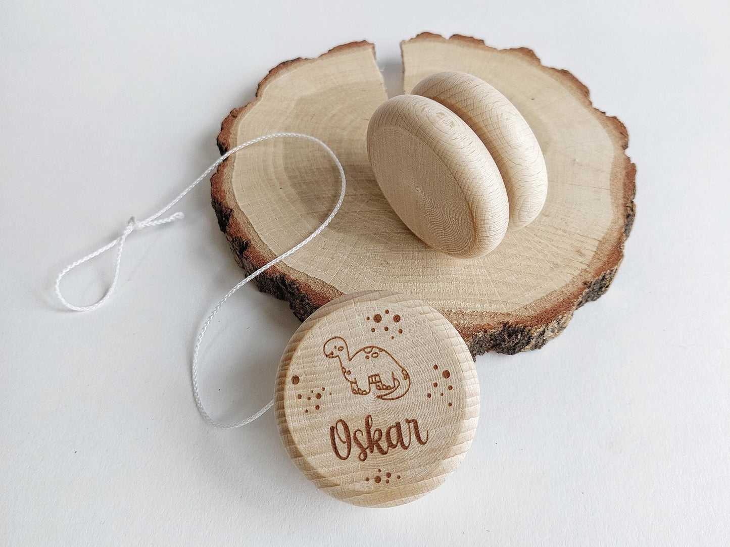 Dino Jojo mit Name | Dinosaurier Spielzeug Jojo| personalisiertes Jojo | Kinderspielzeug | Holzjojo mit Gravur | Geschenkidee Einschulung