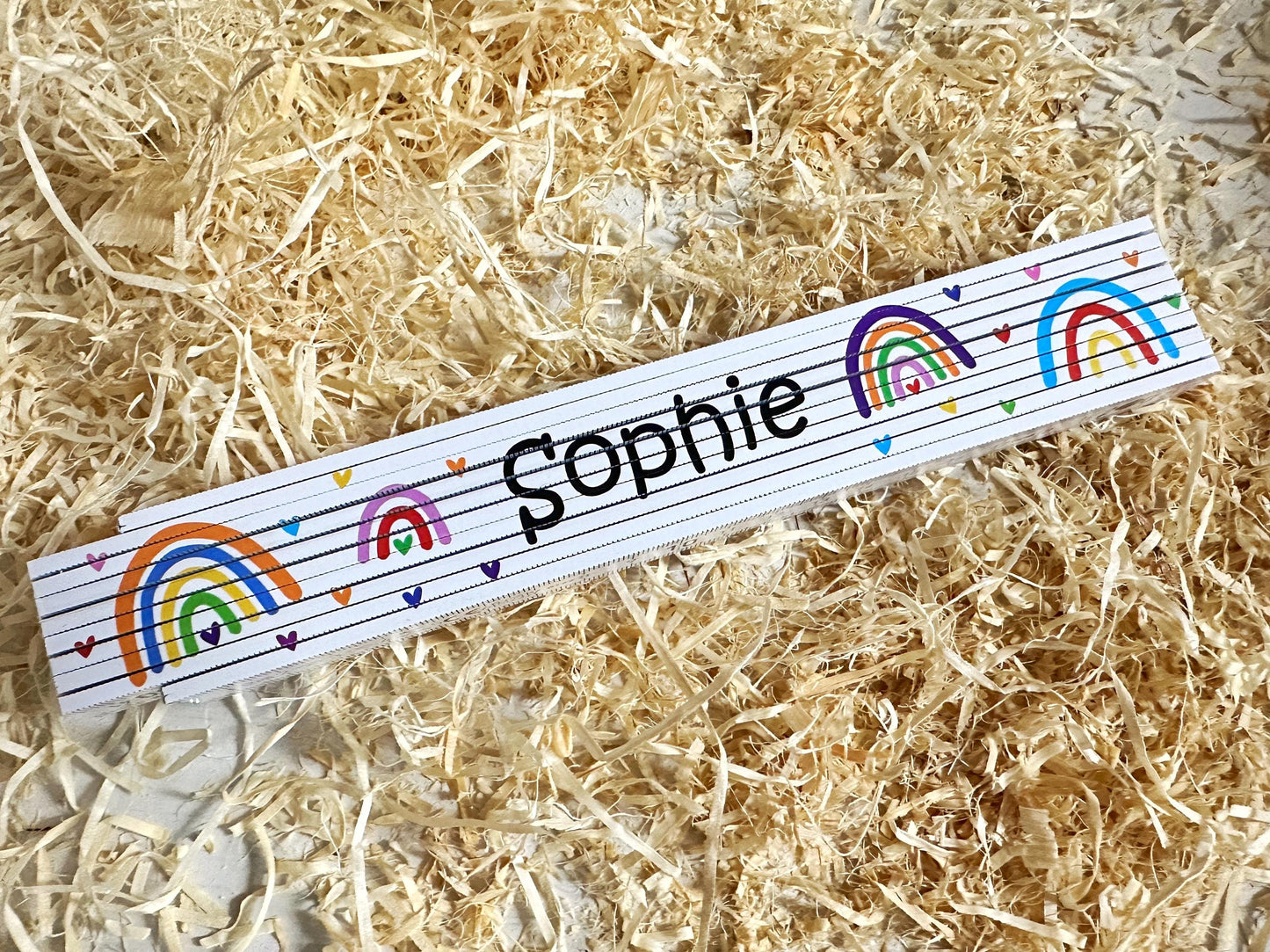 Kinder Meterstab Regenbogen - Personalisiert | 5 Farbmotive mit Herzen | Mini-Handwerker | Kleiner Helfer | bedruckter Zollstock | 2 Meter