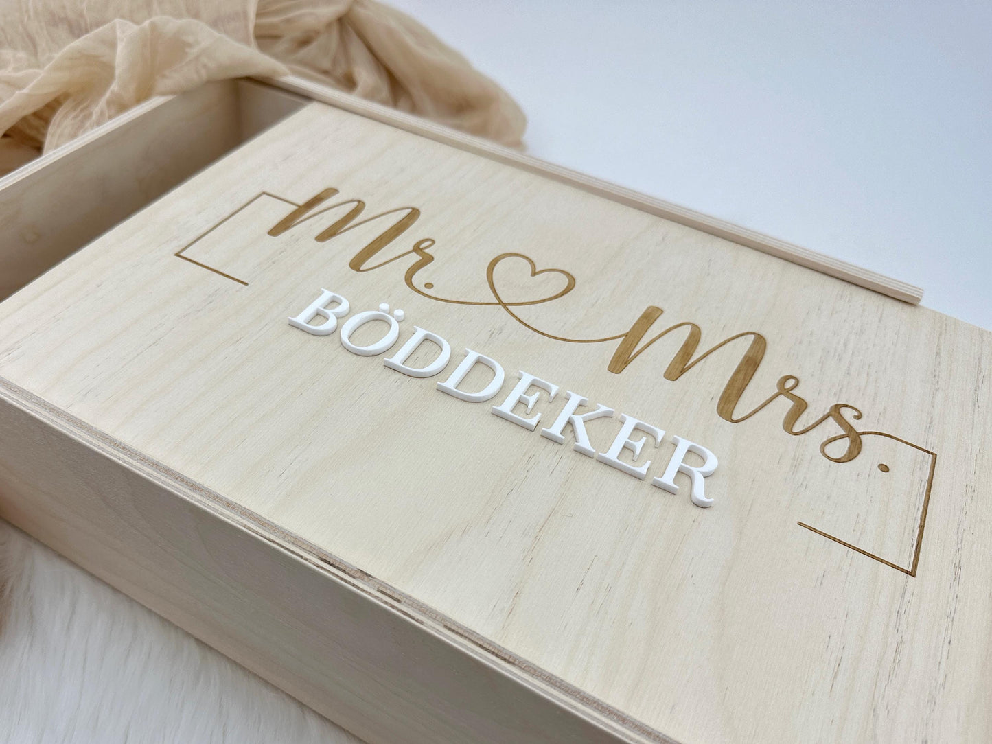 Erinnerungskiste für das Brautpaar | Holzkiste personalisiert mit 3D-Name | Hochzeitsgeschenk personalisiert | Kiste zur Hochzeit - SelfmadeStudio