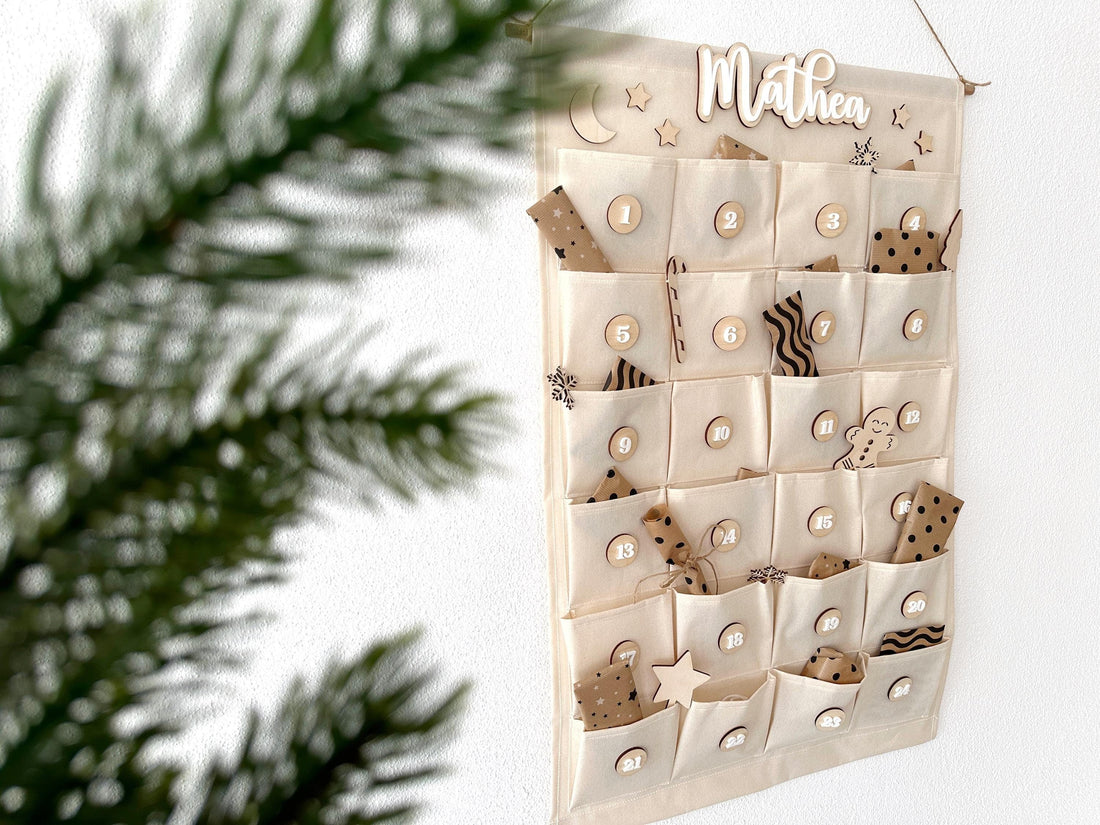 Personalisierter Stoff-Adventskalender zum selbst Befüllen mit Namensschild