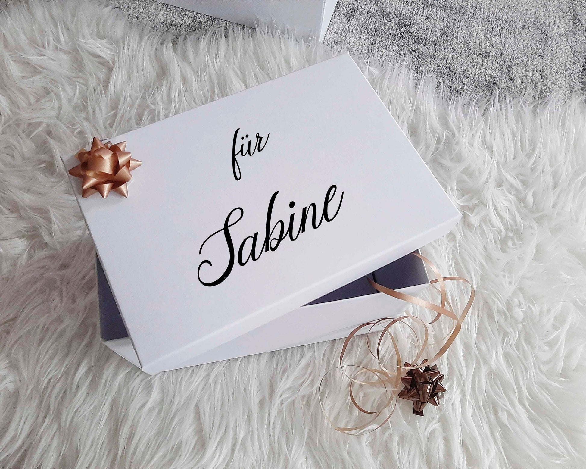 Geschenkbox mit Wunschnamen Box Farbe weiß, Box-Größe klein / groß, edle Geschenkkiste, Geschenkverpackung zum selbst Befüllen, DIY Geschenk