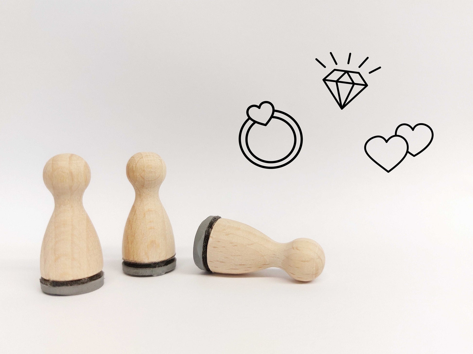 Ministempelset alle Motive | 3 Stempel mit 12mm Durchmesser | Muffins, Baby-Füße, Kringel-Kreise, Verlobung, Pusteblume, Blümchen, Oster
