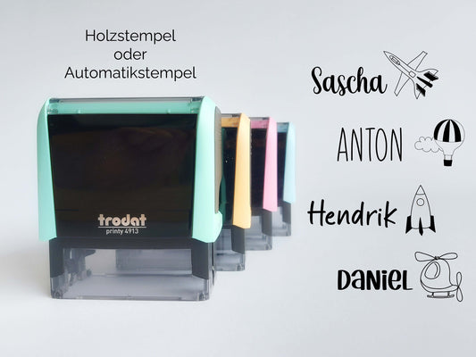 Flugzeuge Stempel + Name | Automatikstempel | personalisierter Namenstempel | Selbstfärbend Rechtseckig 58x22 mm | Pastell | Ballon Rakete