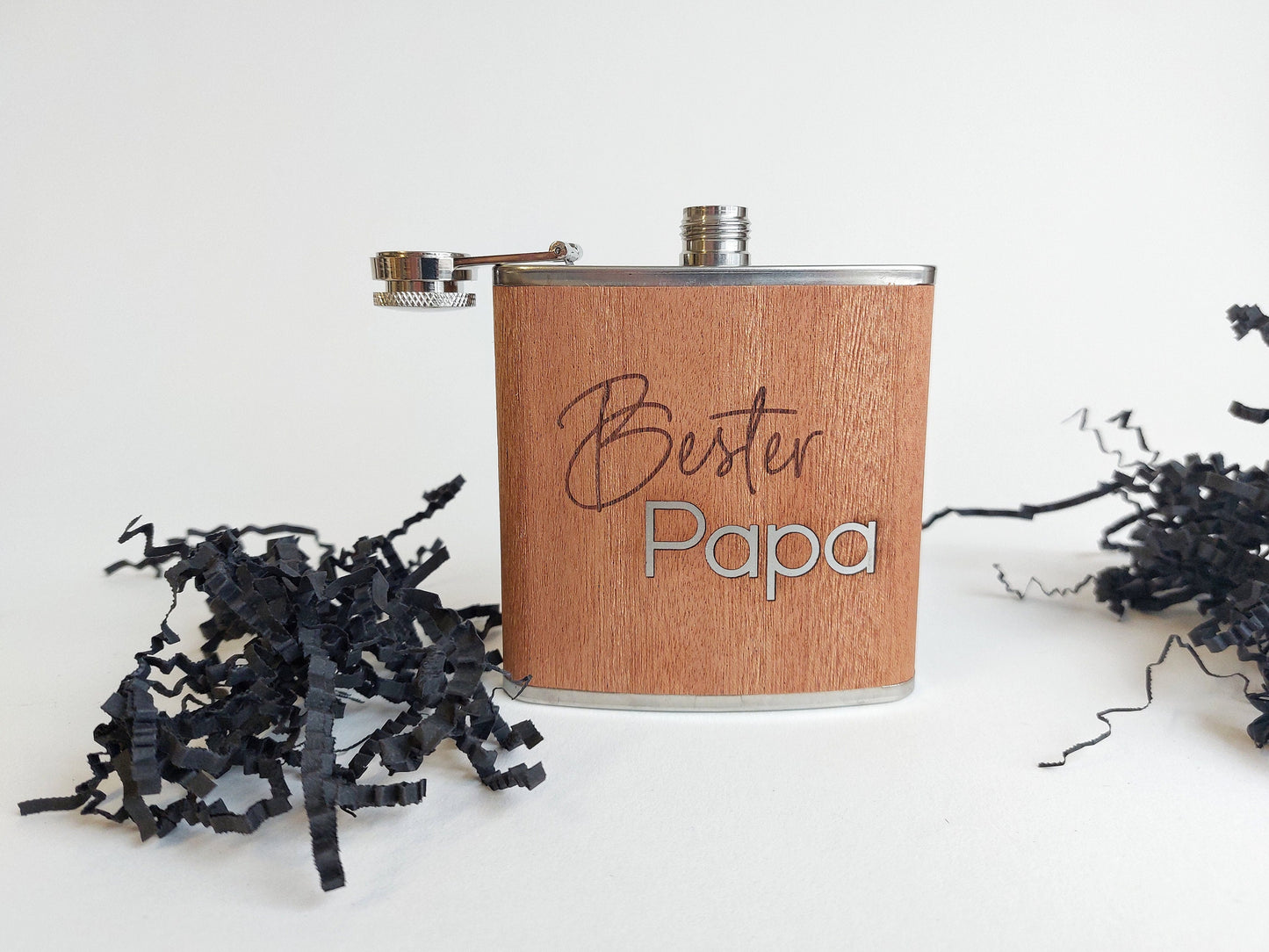 Flachmann "Bester" Papa mit Geschenkbox | Personalisierter Flachmann aus Edelstahl & Holz-Oberfläche | 170 ml Volumen | "Bester" Wunschwort