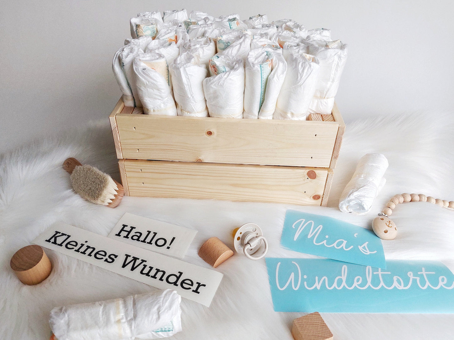 Babykiste mit Name | DIY-Windeltorte zum selbst Befüllen | Personalisierte Holzkiste oder Schriftzug zum Aufkleben - SelfmadeStudio