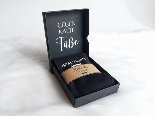 Bräutigam Socken mit Geschenkbox - Für meinen Bräutigam - gegen kalte Füße! Hochzeitssocken / Herrensocken | Box mit Personalisierung - SelfmadeStudio