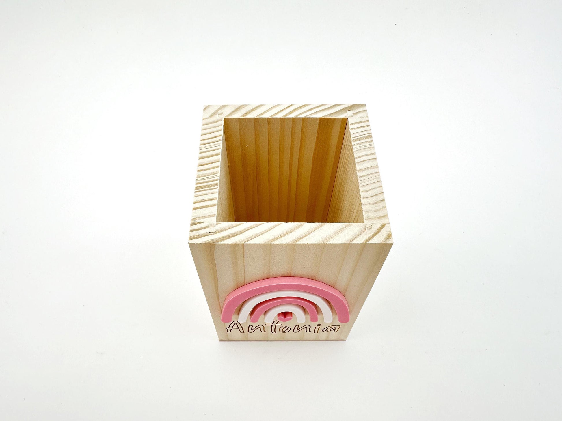 aufbewahrung stifte holz Stiftehalter aus Holz mit 3D-Regenbogen & Name | personalisierte Stiftebox mit Gravur Wunschname