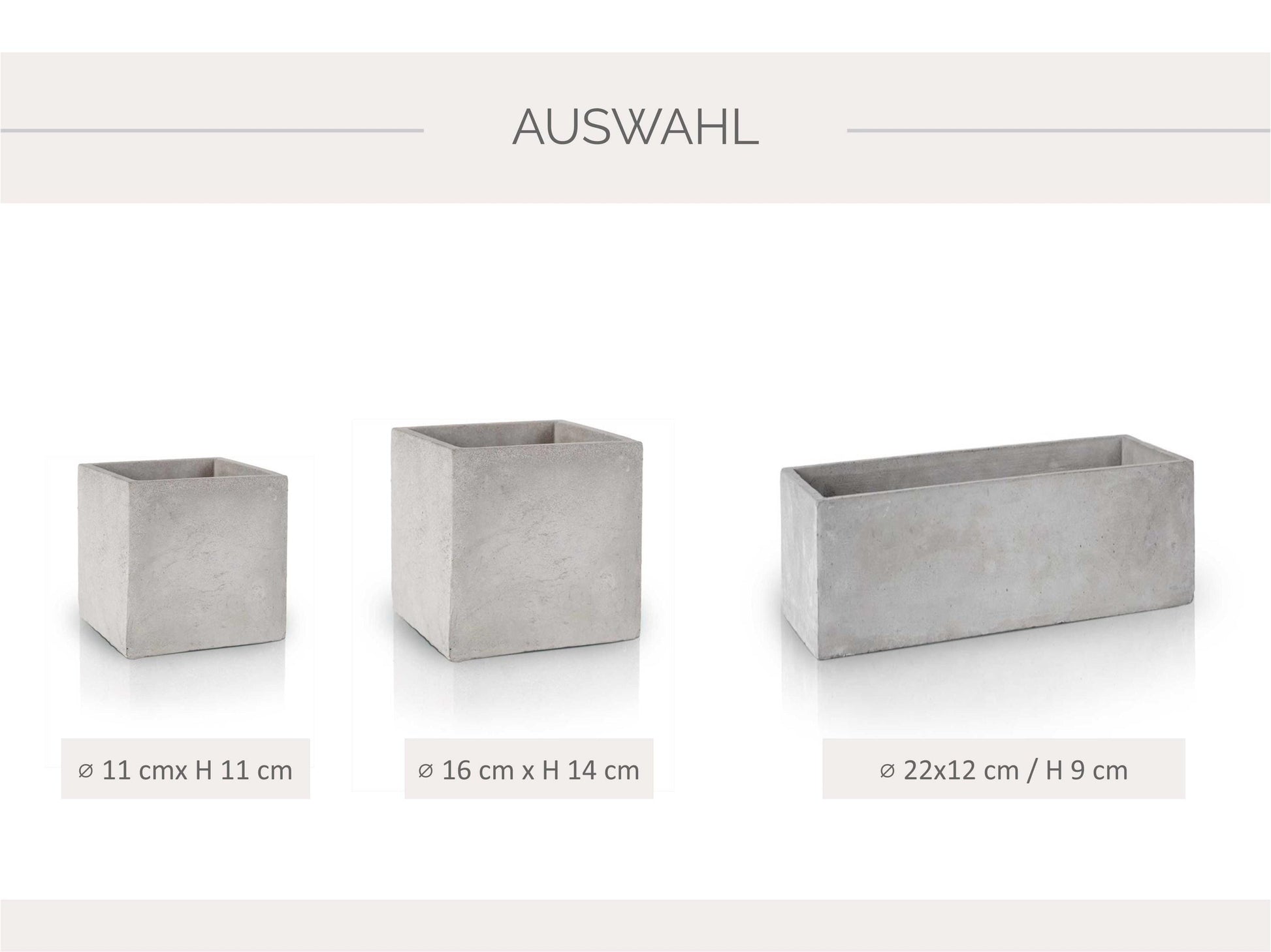 Alle verfügbaren Blumentopf-Formate in Betonoptik nebeneinander gezeigt: quadratisch 11×11×11 cm, 16×16×16 cm und rechteckig 22×12×9 cm, Darstellung der mattgrauen Oberfläche und der optionalen Gravur Positionen