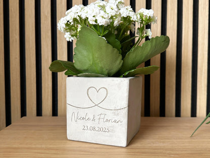 Blumentopf Beton-Optik Hochzeit mit Herz | personalisiertes Hochzeit Geschenk mit Namen & Datum | Beton Topf Gravur Herz Liebe Valentinstag