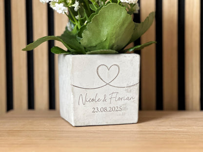 Blumentopf Beton-Optik Hochzeit mit Herz | personalisiertes Hochzeit Geschenk mit Namen & Datum | Beton Topf Gravur Herz Liebe Valentinstag