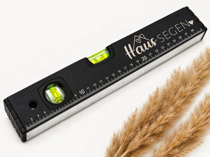Wasserwaage Haussegen, schwarz, 30 cm – Geschenk zum Einzug, Richtfest & Hausbau, 4 Motive